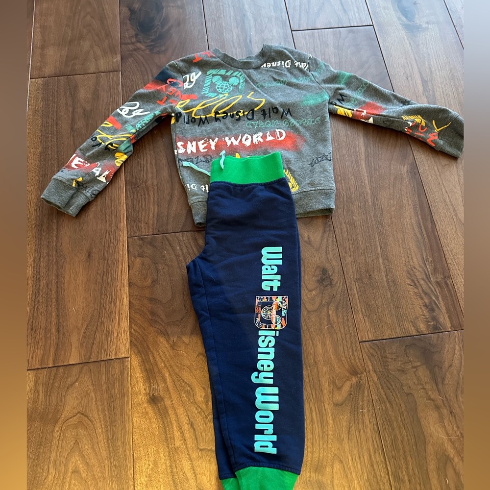 Kids Disney World Sweatsuit set